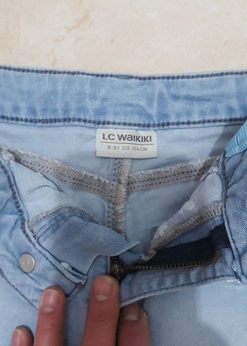 Nakışlı Mavi Denim Kız Şortu - Görsel 2