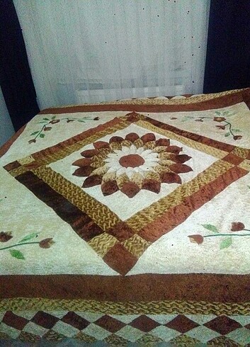 Çift kişilik kadife yatak örtüsü 2 yastık 1 kirlent var - Görsel 4