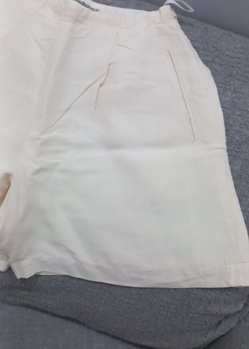 Beyaz Mini Kadın Şort - Görsel 3