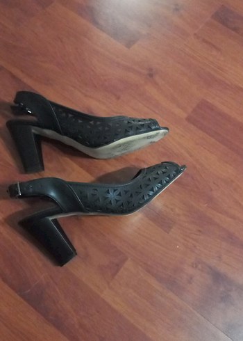 Siyah Tokalı İnce Topuklu Kadın Ayakkabı - Görsel 5