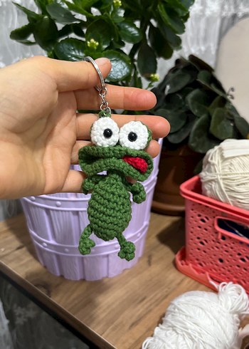 Amigurumi Yeşil Kurbağa Anahtarlık - Görsel 2