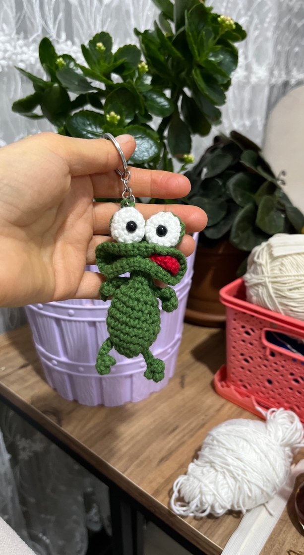 Amigurumi Yeşil Kurbağa Anahtarlık - Görsel 2