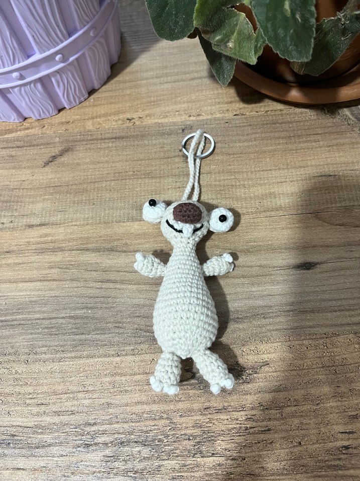 El Örgüsü Sevimli buz devri sid karakteri amigurumi - Görsel 3