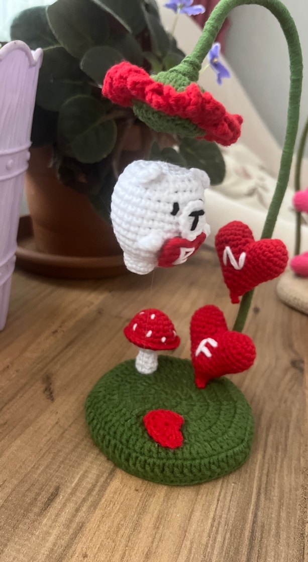 El Yapımı Örgü Kalpli Dekoratif Çiçek - Görsel 2