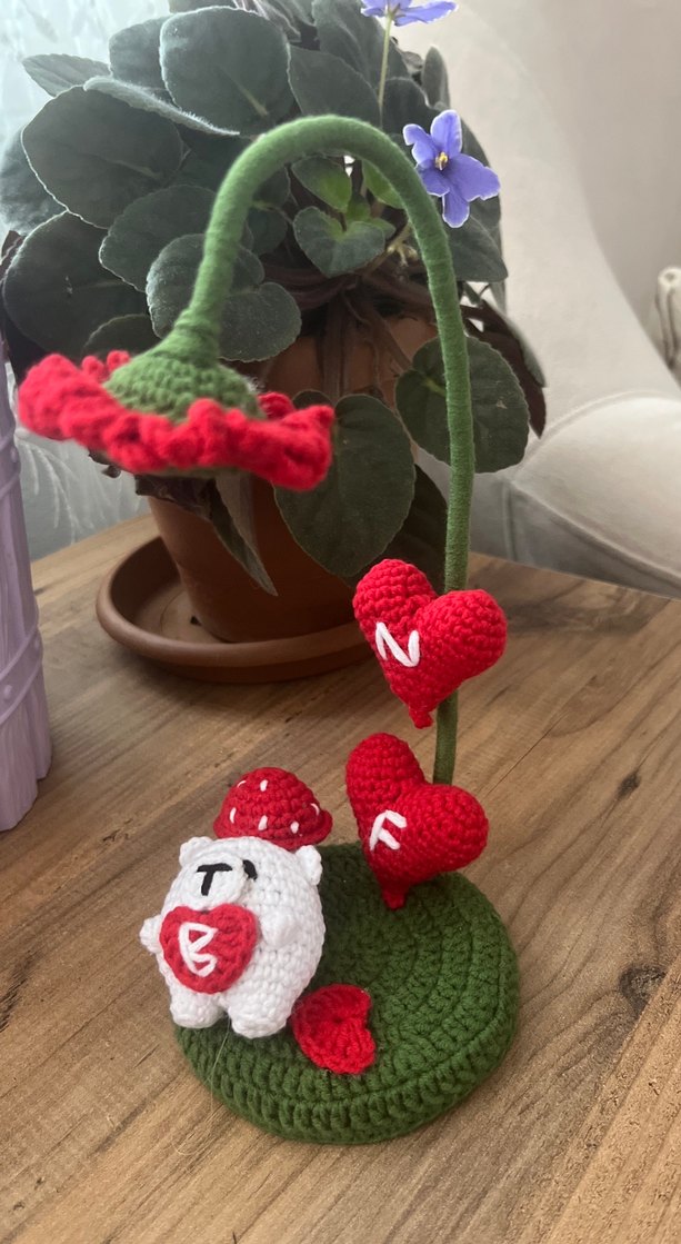 El Yapımı Örgü Kalpli Dekoratif Çiçek - Görsel 3