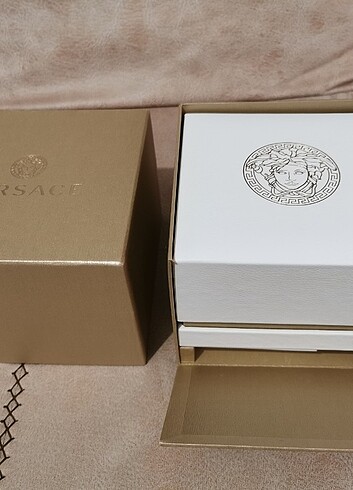 Versace kutu 