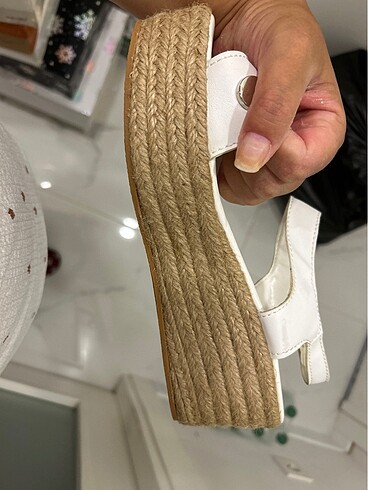 Nine West Açık dolgu topuklu sandalet