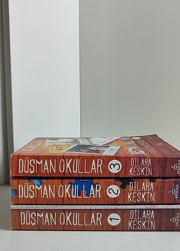 Düşman Okullar Serisi