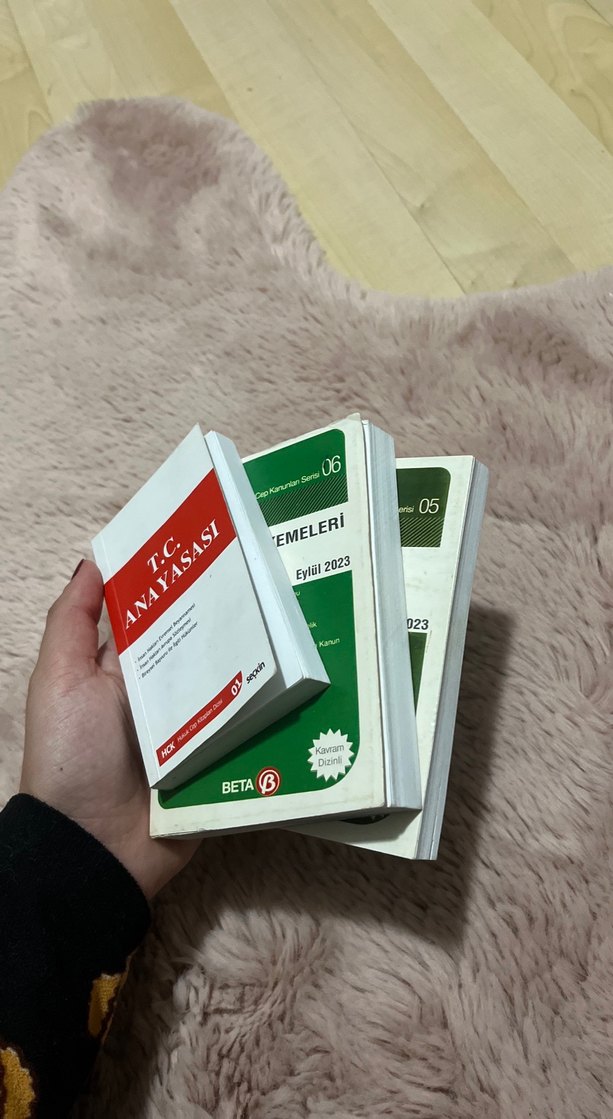 T.C. Anayasası ve Kanunları - Görsel 3