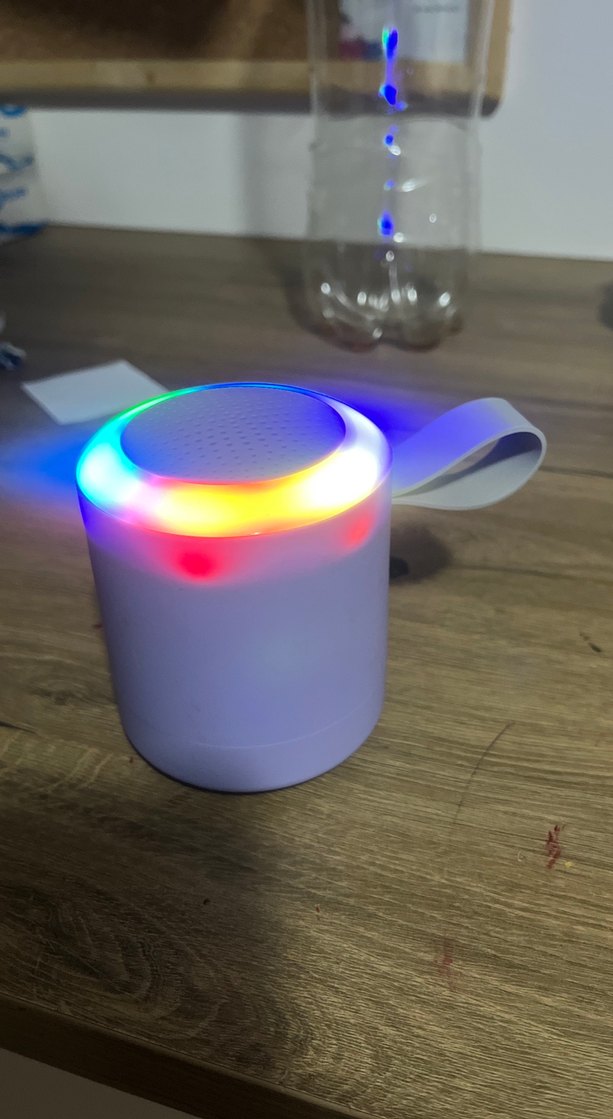 Renkli Işıklı Bluetooth Hoparlör - Görsel 3