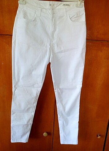 42 Beden DeFacto beyaz Jean pantolon 