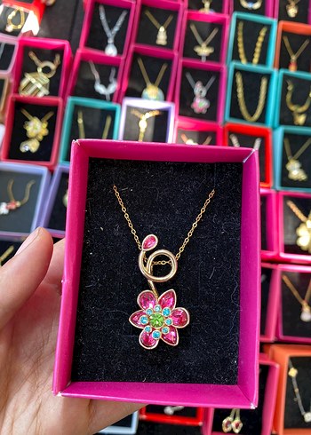 VIP MODEL PEMBE SARMAŞIK KOLYE