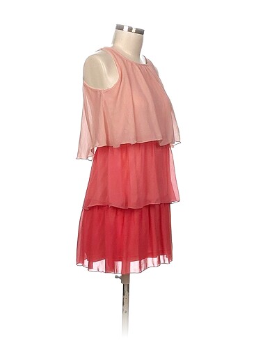H&M H&M Kısa Elbise %70 İndirimli.