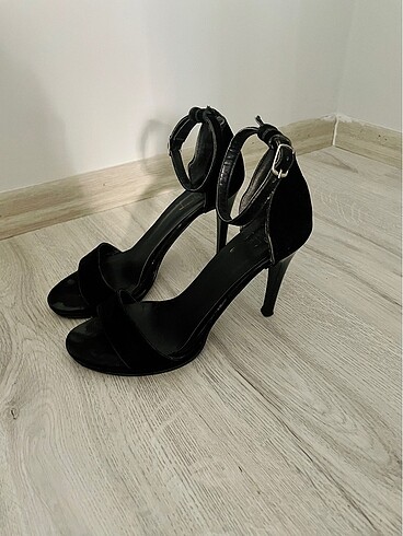 38 Beden Siyah topuklu ayakkabı topuk boyu 10 cm