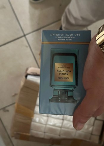 Tom Ford 90 çeşit parfüm