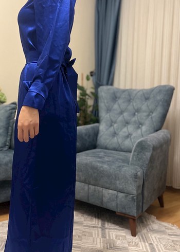 Uzun Parlak Mavi Drapeli Kadın Elbise - Görsel 7