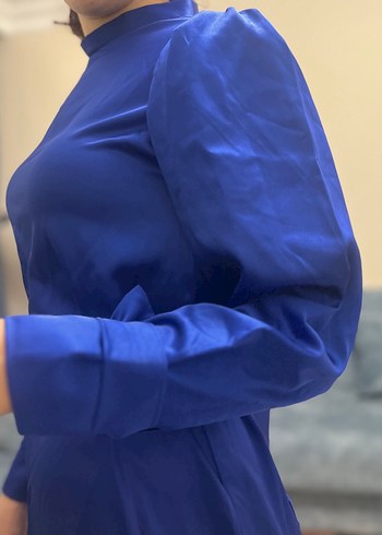 Uzun Parlak Mavi Drapeli Kadın Elbise - Görsel 6