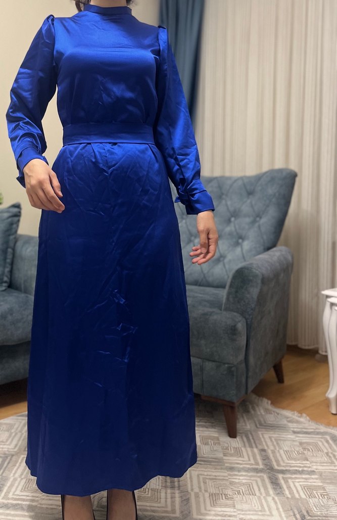 Uzun Parlak Mavi Drapeli Kadın Elbise - Görsel 2