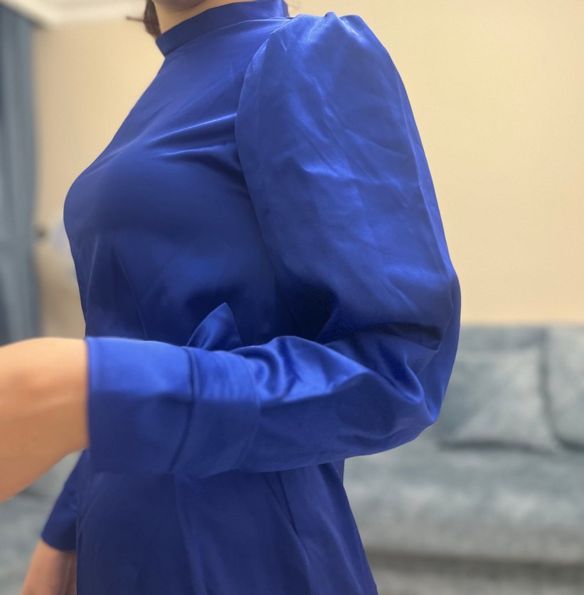 Uzun Parlak Mavi Drapeli Kadın Elbise - Görsel 3