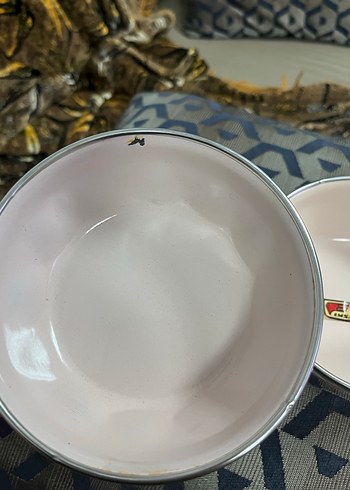  Beden beyaz Renk Emsan ikili kase biri sıfır diğeri az kulanıldı