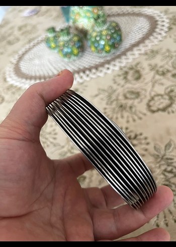 Beden beyaz Renk 12 adet çay tabağı BMS markadır
