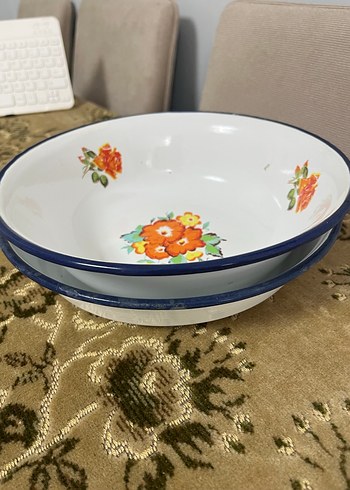 İki adet emaye tabak 24 cm