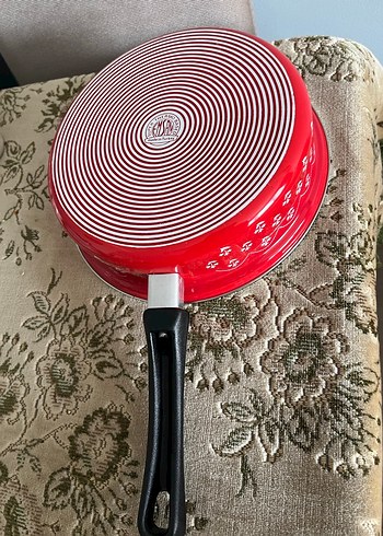 Eskilerden emsan sıfır emaye tava - Görsel 4