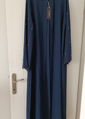 Taş Detaylı Kemerli Lacivert Ferace - Görsel 3