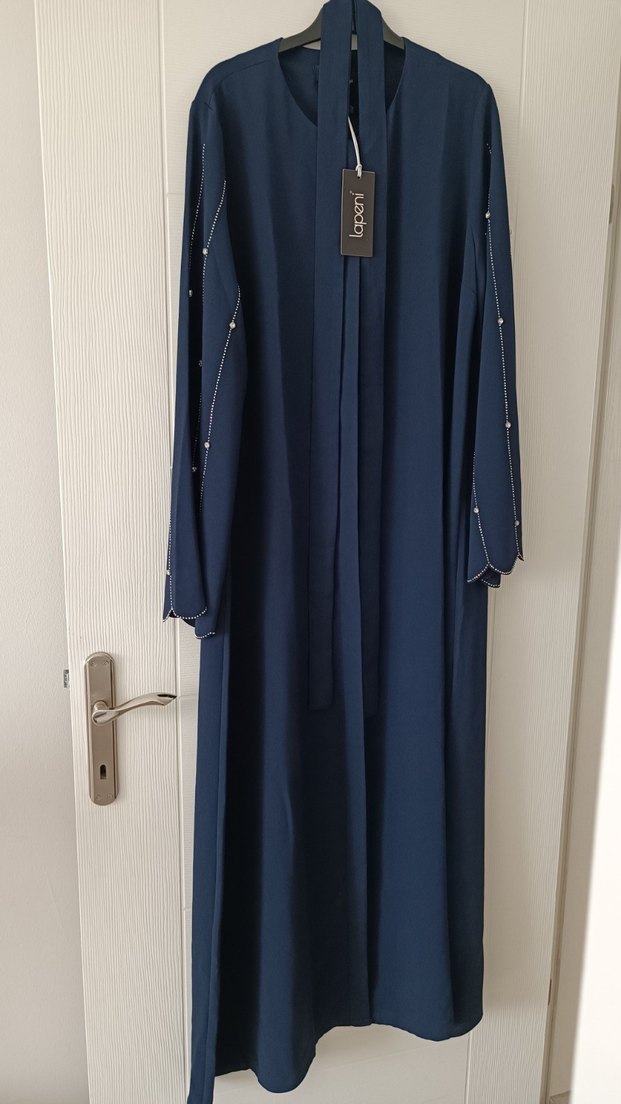 Taş Detaylı Kemerli Lacivert Ferace - Görsel 3