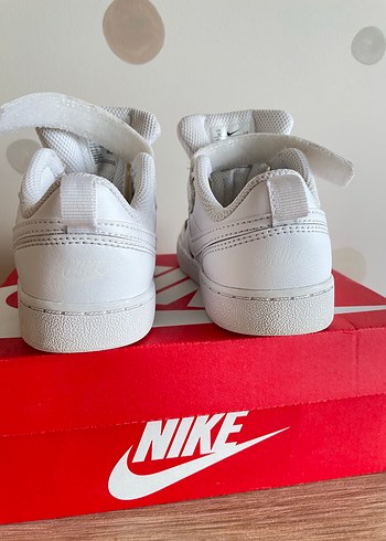 26 Beden beyaz Renk Nike Beyaz Unisex Çocuk Spor Ayakkabı