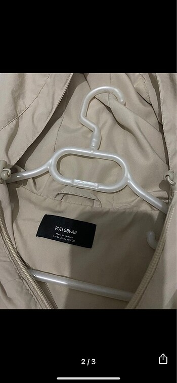 PULL BEAR BEJ CROP CEKET