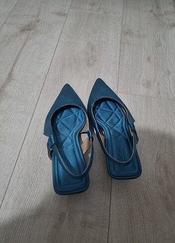 Zara Soho Petrol Mavi Saten Topuklu Ayakkabı 