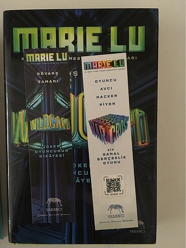  Beden Renk Warcross ve Wilcard Kitap