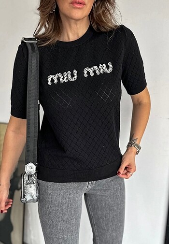 Miu Miu Miu inci baskılı tişört