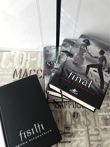 Beden Renk Hush hush serisi 4kitap