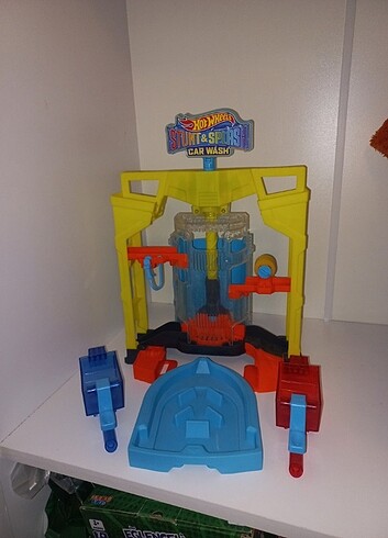 Hotwheels araba yıkama 