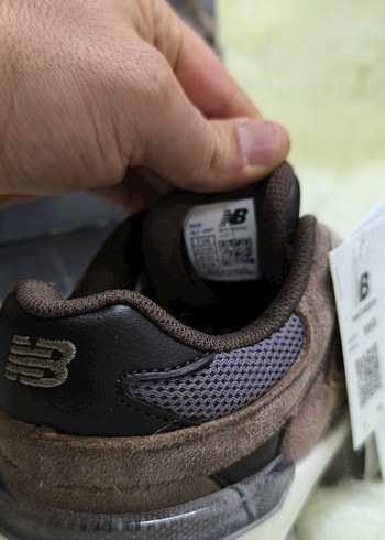 New Balance 9060 KAHVE MOR DETAY - Görsel 4