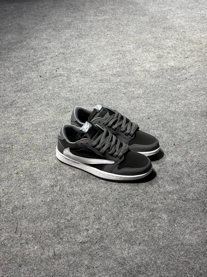 NİKE TRAVİS SCOOT x AIR JORDAN 1 LOW OG BLACK GREY - Görsel 4