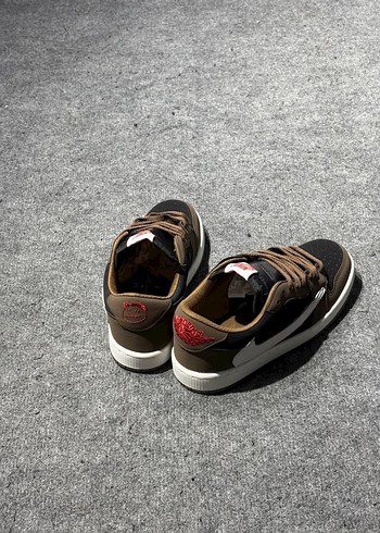 NİKE AIR JORDAN 1 LOW x TRAVİS SCOTT CACTUS JACK - Görsel 4