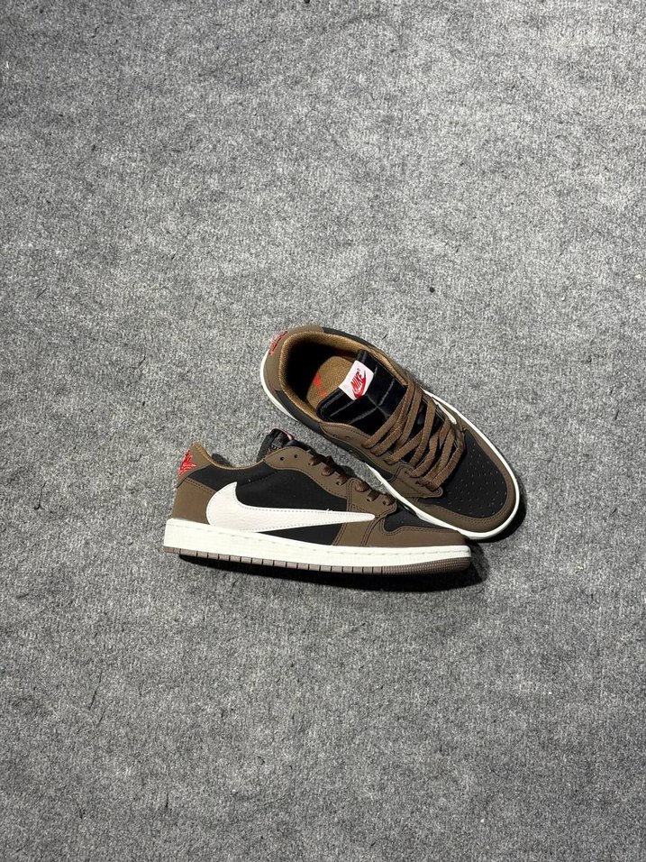 NİKE AIR JORDAN 1 LOW x TRAVİS SCOTT CACTUS JACK - Görsel 3