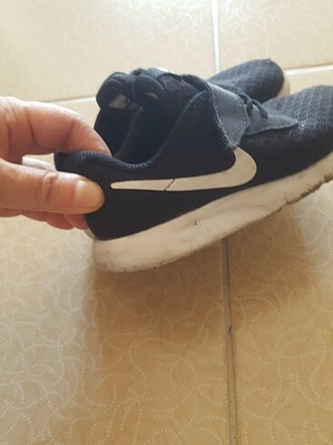 Nike 25 no orijinal yıkanip gönderilecek önde çok az defosu var kulla