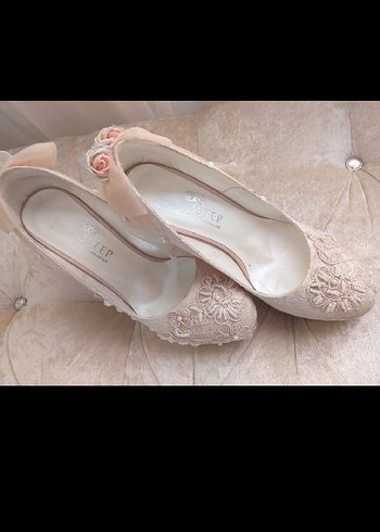 Dantel Detaylı Beyaz Dolgu Topuklu Gelin Ayakkabısı - Görsel 3