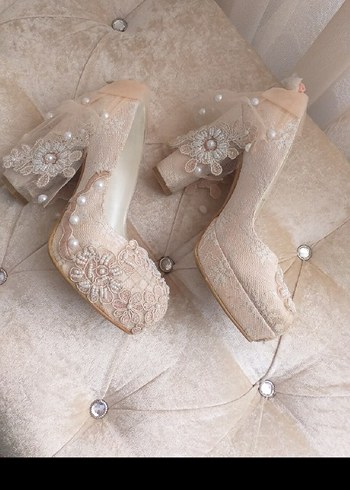 Dantel Detaylı Beyaz Dolgu Topuklu Gelin Ayakkabısı - Görsel 4