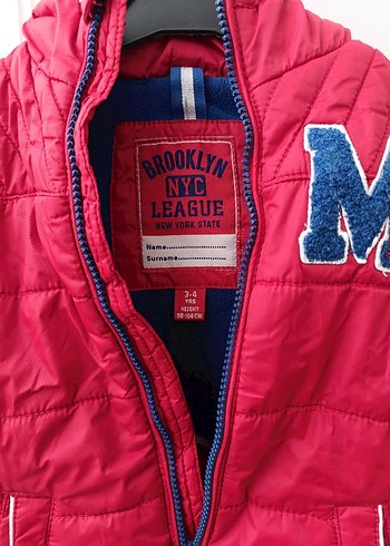 Erkek Çocuk Kırmızı Kapüşonlu Fermuarlı Mont - Görsel 4