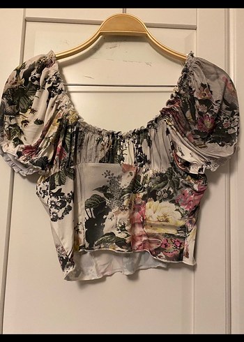 Urban Outfitters Çiçek Desenli crop bluz - Görsel 3
