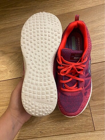 39,5 Beden Skechers spor ayakkabı