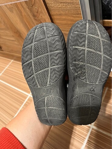 27 Beden siyah Renk Nb yazlık sandalet