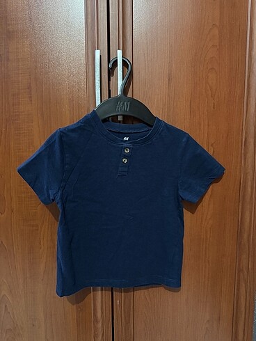 H&M Tshirt