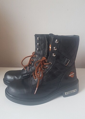 HARLEY DAVIDSON MODELI KADIN BOT????