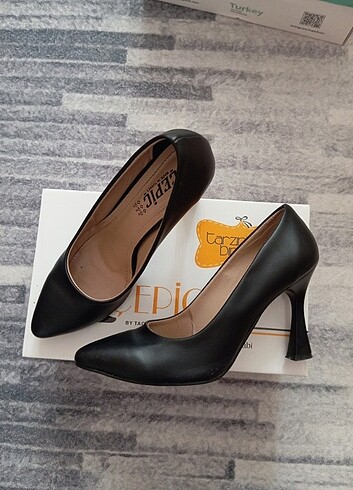 39 Beden Siyah Stiletto 